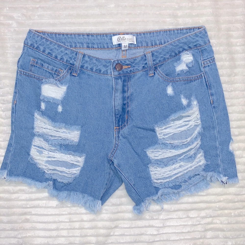 NWOT Women’s Distressed  Cello Jean Shorts SZ M